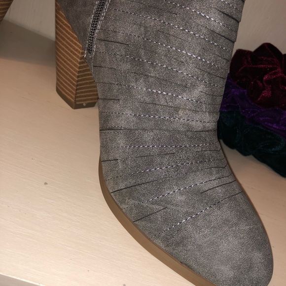 JustFab grey suede booties - Picture 2 of 3